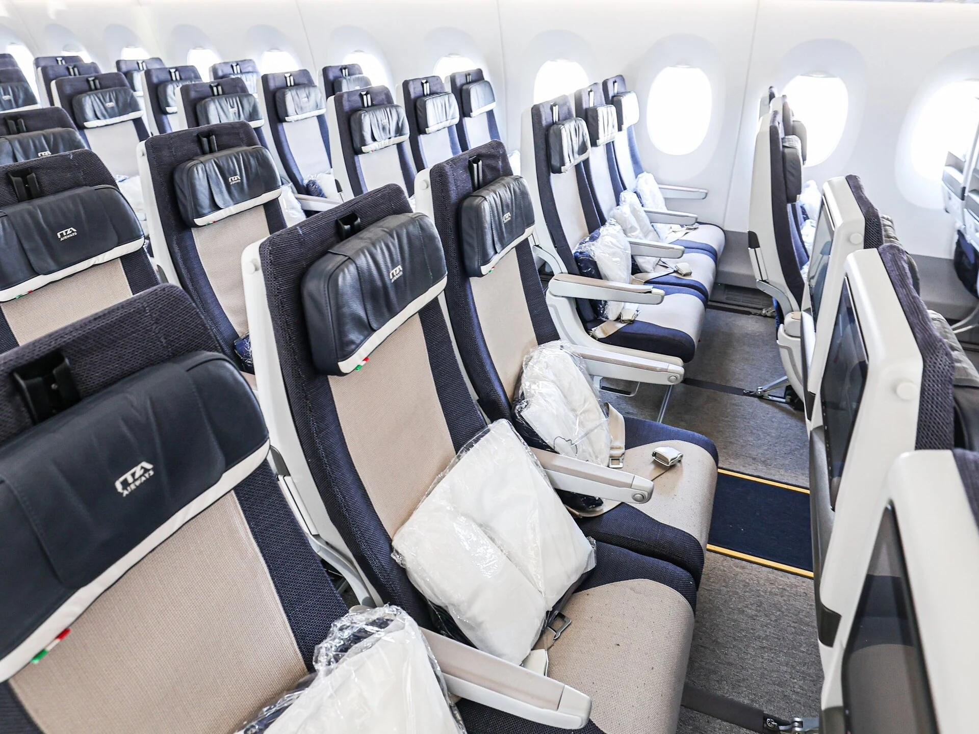 Kabine eines Airbus A350 von ITA Airways