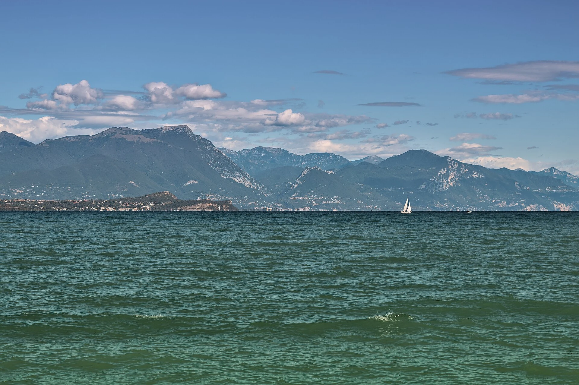 Gardasee und Alpen von Desenzano
