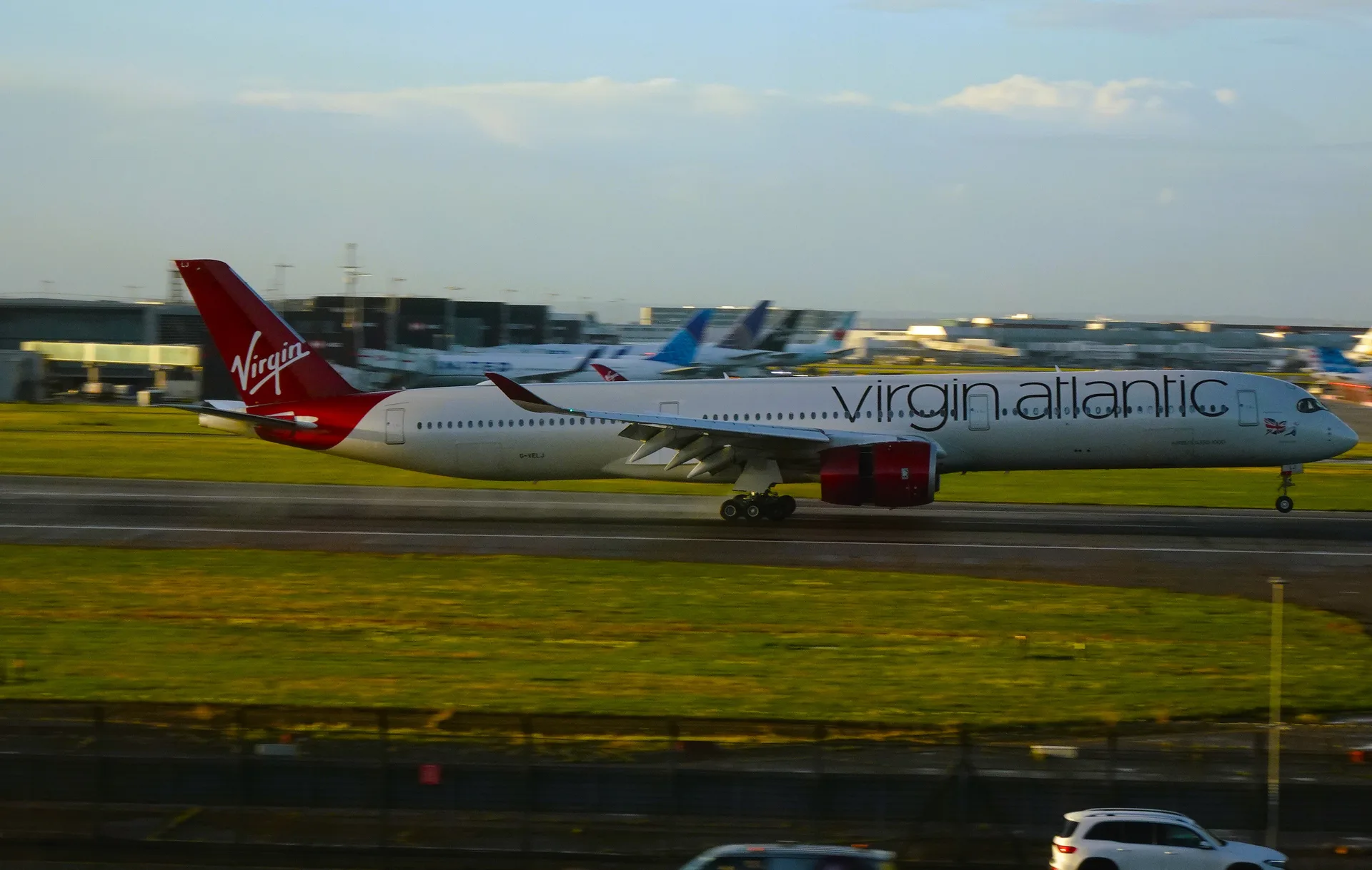 Airbus A350 di Virgin Atlantic a Londra Heathrow, fotografato nel 2025