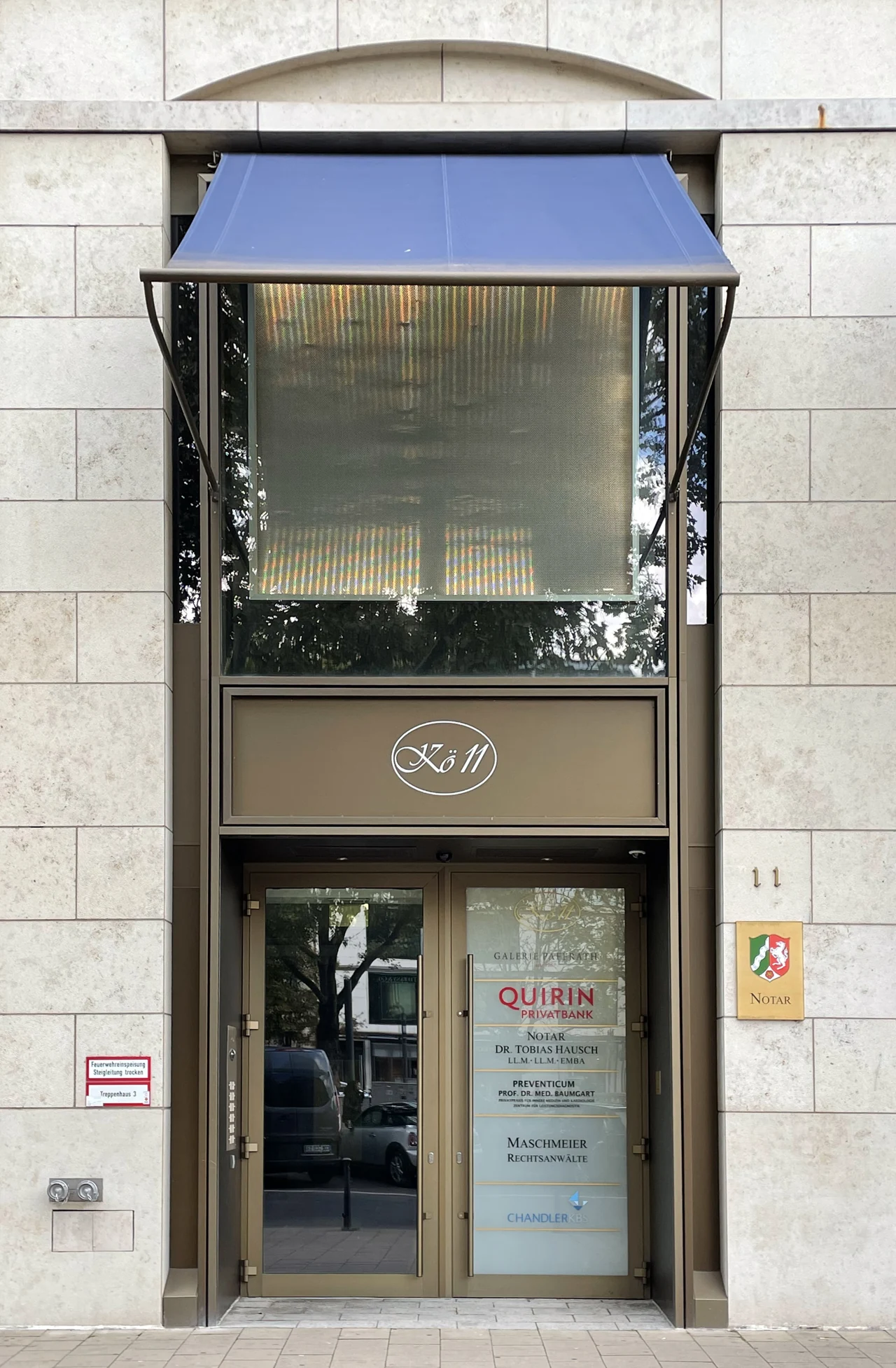 L’ingresso del Breidenbacher Hof sulla Königsallee