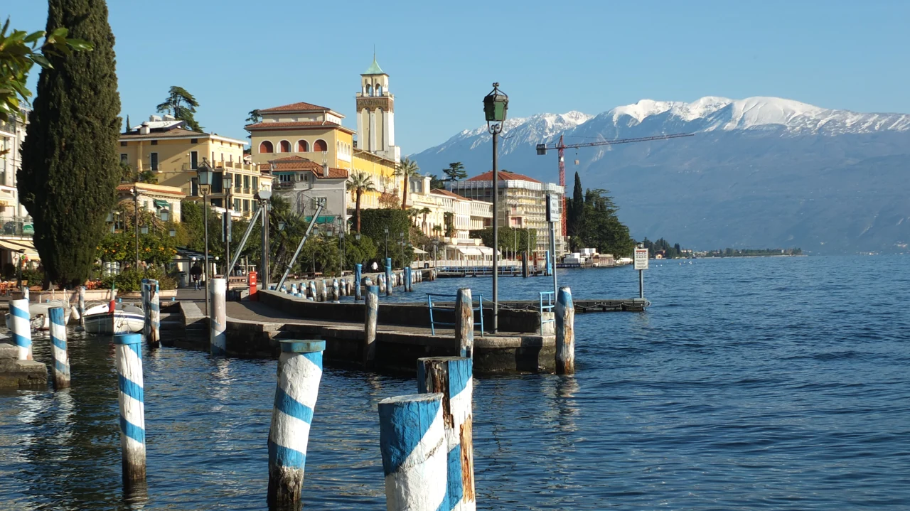 Il lungolago di Gardone Riviera: contesto della destinazione, non fotografia dell’Hotel BellaRiva