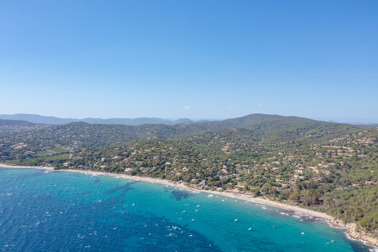 La spiaggia di Gigaro a La Croix-Valmer: contesto della destinazione, non fotografia di Lily of the Valley