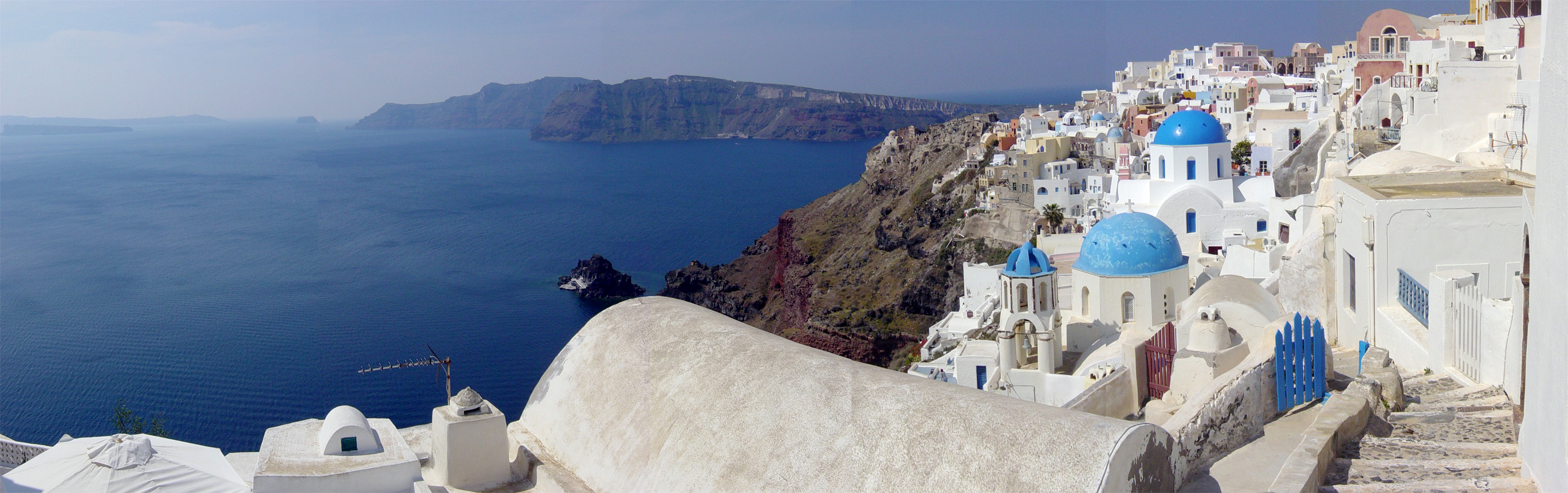 Case di Oia affacciate sulla caldera di Santorini